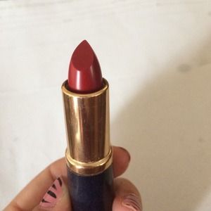 🚫SOLD🚫Estée Lauder rich red