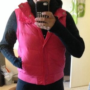 GAP hot pink down vest size small chevron and warm