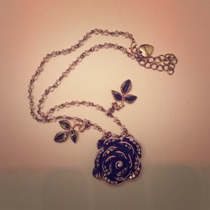 Black rose necklace