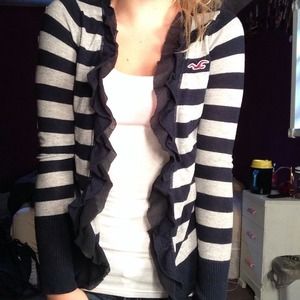 🚫SOLD ON MERCARI 🚫 Hollister Navy & Gray Sweater