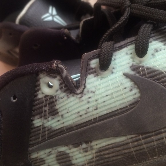 Nike Kobe Frog shoes in Mint - Picture 3 of 4