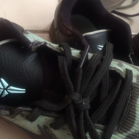 Nike Kobe Frog shoes in Mint - Picture 4 of 4