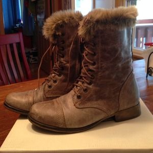 Steve Madden Minkee boot size 7