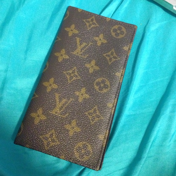 Louis Vuitton monogram bifold wallet