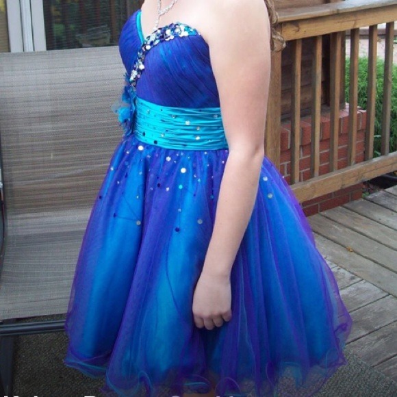 HOMECOMING DRESS - Picture 4 of 4