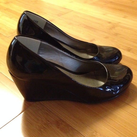 Black Wedge Shoes - Picture 2 of 3