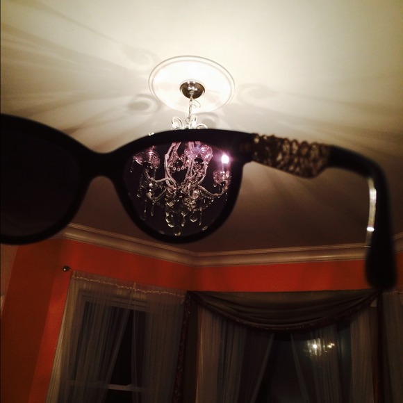 AUTHENTIC D&G SUNGLASSES...