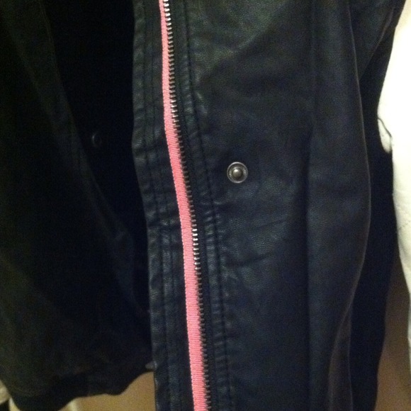 Varsity Jacket L - Picture 4 of 4