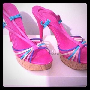 Multicolored BCBG heels with corkscrew platform