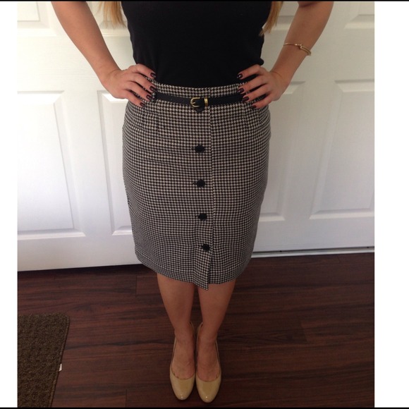 Houndstooth pencil skirt