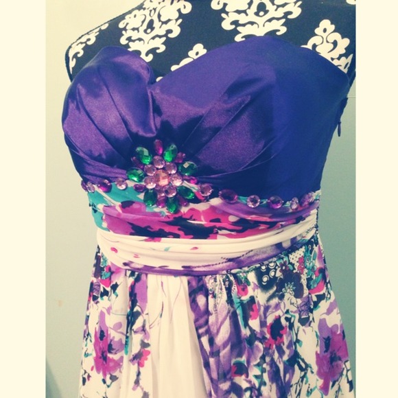 Strapless Prom Dress 💜 - Picture 2 of 3
