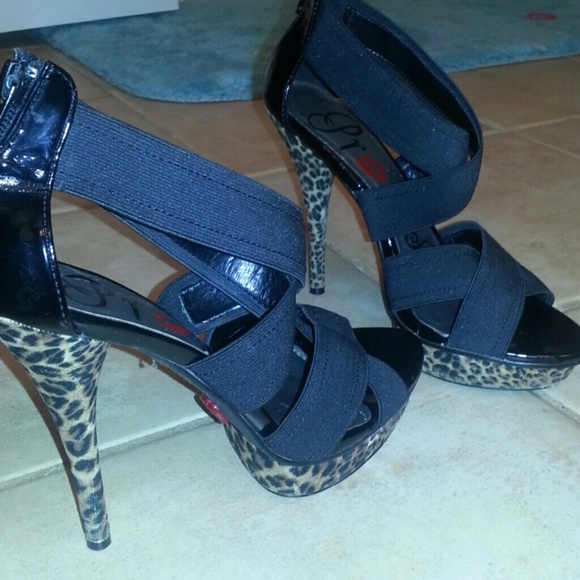 I promise u sexy black heels. Leopard and black - Picture 1 of 3