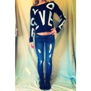 Medium Wash Ripped Jeans 💖