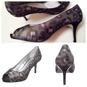 Women's Leopard Open-Toe Pump