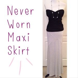 🚫SOLD🚫NWOT GREY & WHITE MAXI SKIRT