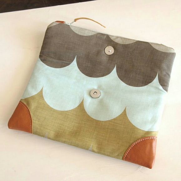 Unique Handmade Multi Color Pattern Clutch Handbag - Picture 2 of 3