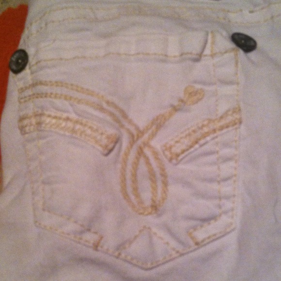 White capris - Picture 2 of 3