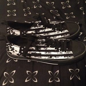 Hot Topic Shoes Black White Skull