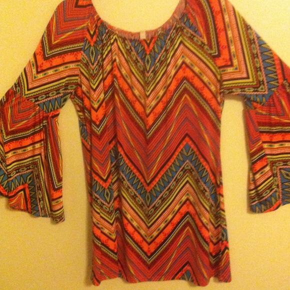 Women's modern shirt size large
