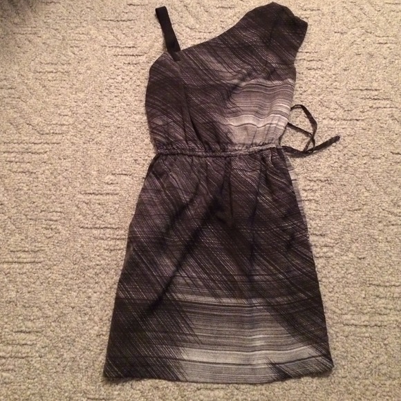NWT Black and White Gap Dress