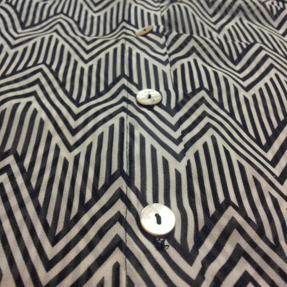 Flannel button-up chevron shirt - Picture 3 of 3