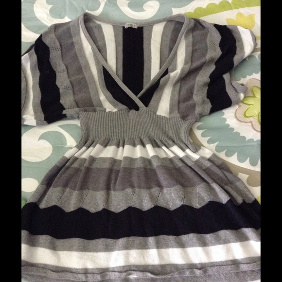 Very cute sweater material tunic shirt