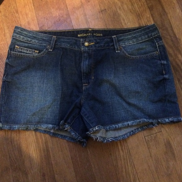 Stylish Michael Kors cut off jean shorts!