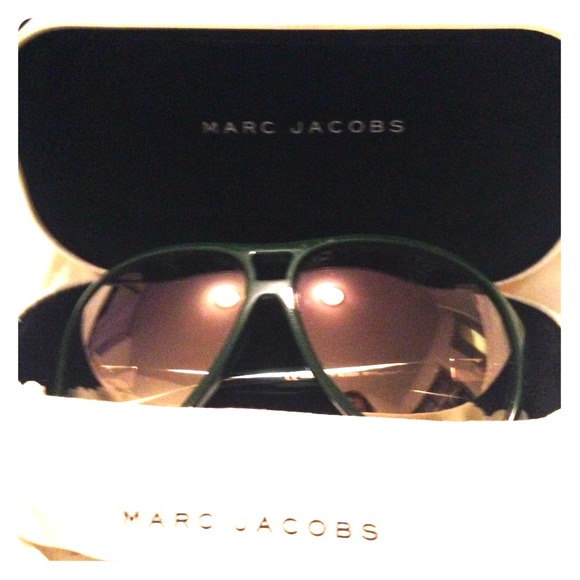 Marc Jacobs Hunter Green Aviator Sunglasses