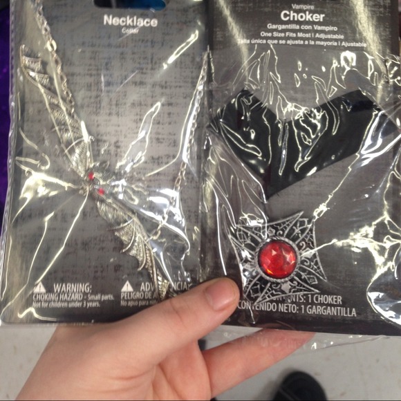 Necklace and Chocker.! - Picture 1 of 1