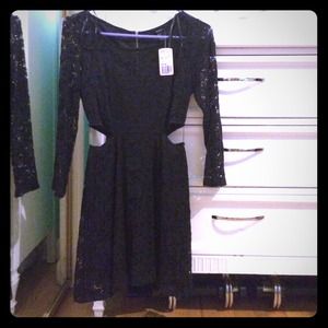 Super cute little black cut-out dress Forever 21 S