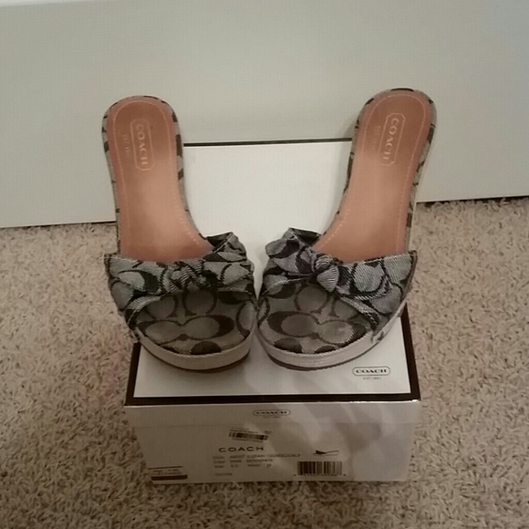 *TRADED*******Denim and white Coach sandals