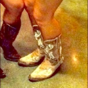 cowgirl boots😍 on hold