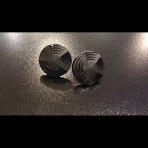 Button stud earrings