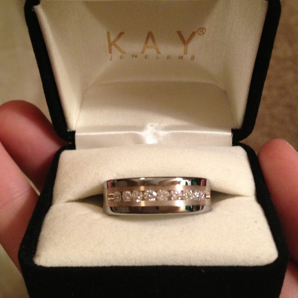 Kay's men's wedding band