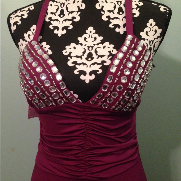 Wine Color Prom Dress 🍷 - Picture 2 of 3