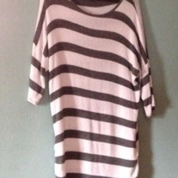 White and gray loose sweater