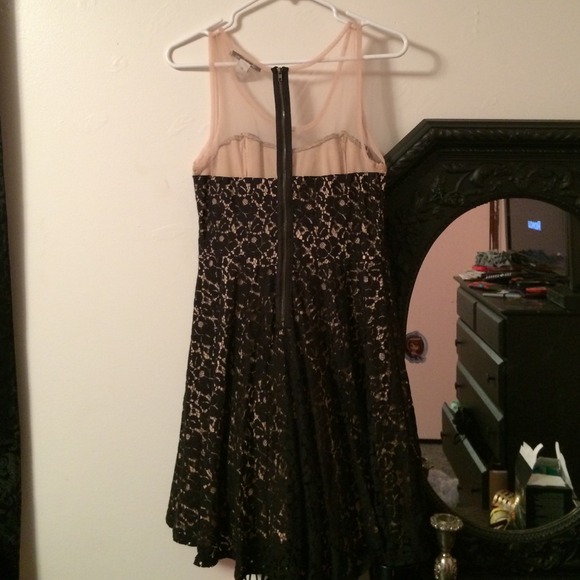 Black & nude dress! - Picture 2 of 4