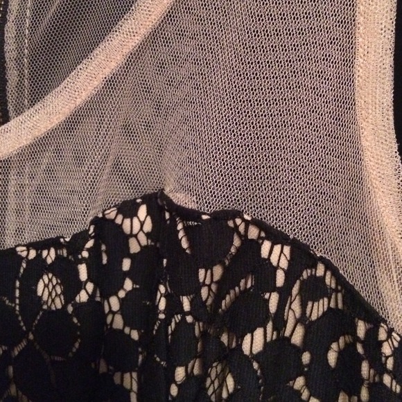 Black & nude dress! - Picture 4 of 4