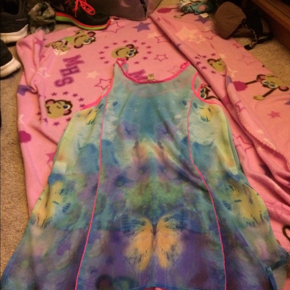 Butterfly Loose Shirt - Picture 2 of 3