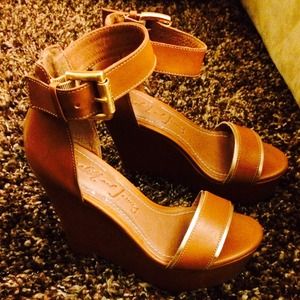 Elizabeth and James Sibil wedges