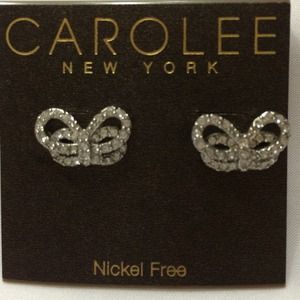 Carolee Bowquet Bow Earrings💎