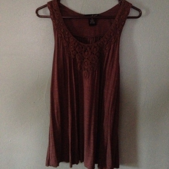 Longer brown crochet detailed shirt