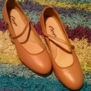 Tan tap shoes with heal