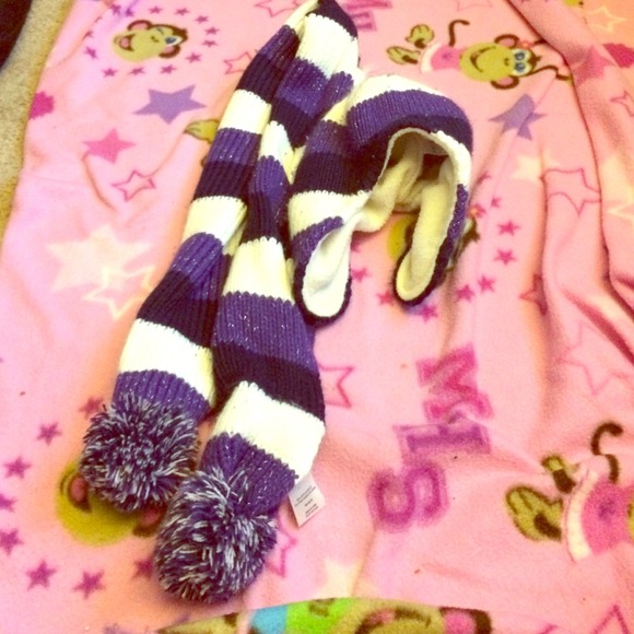 Sparkly Beanie & Scarf ! - Picture 1 of 4