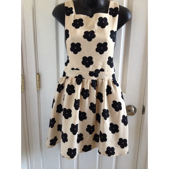 Apron dress