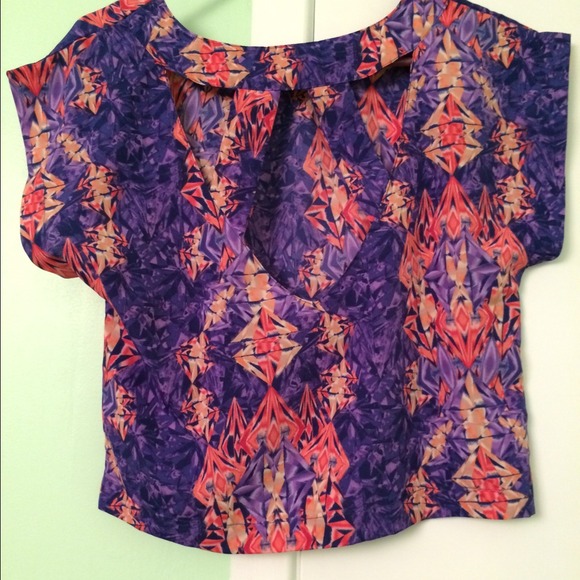 Geometric Tee - Picture 2 of 3