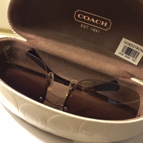 ️COACH Women's Elegant Sunglasses😎 - Picture 2 of 4