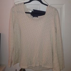 White sweater / long sleeve thick knit shirt