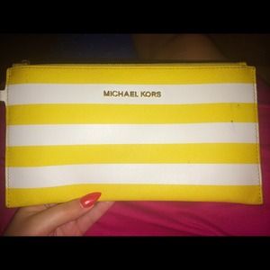SOLD ‼️ Michael Kors Wristlet