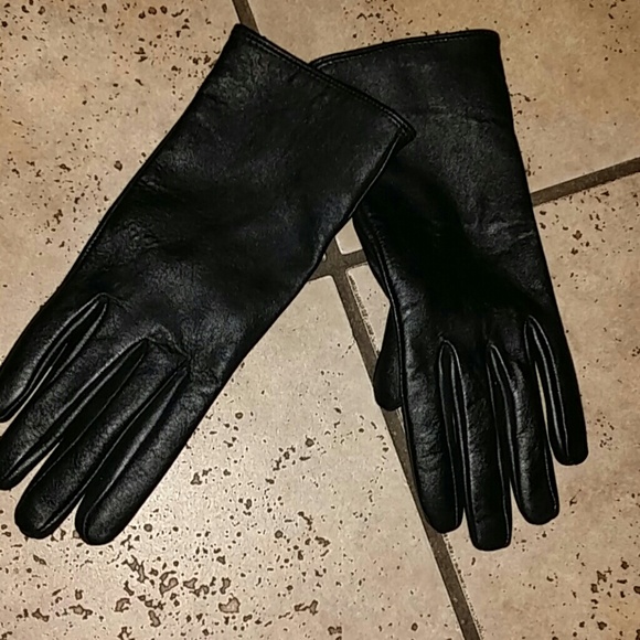 Leather gloves